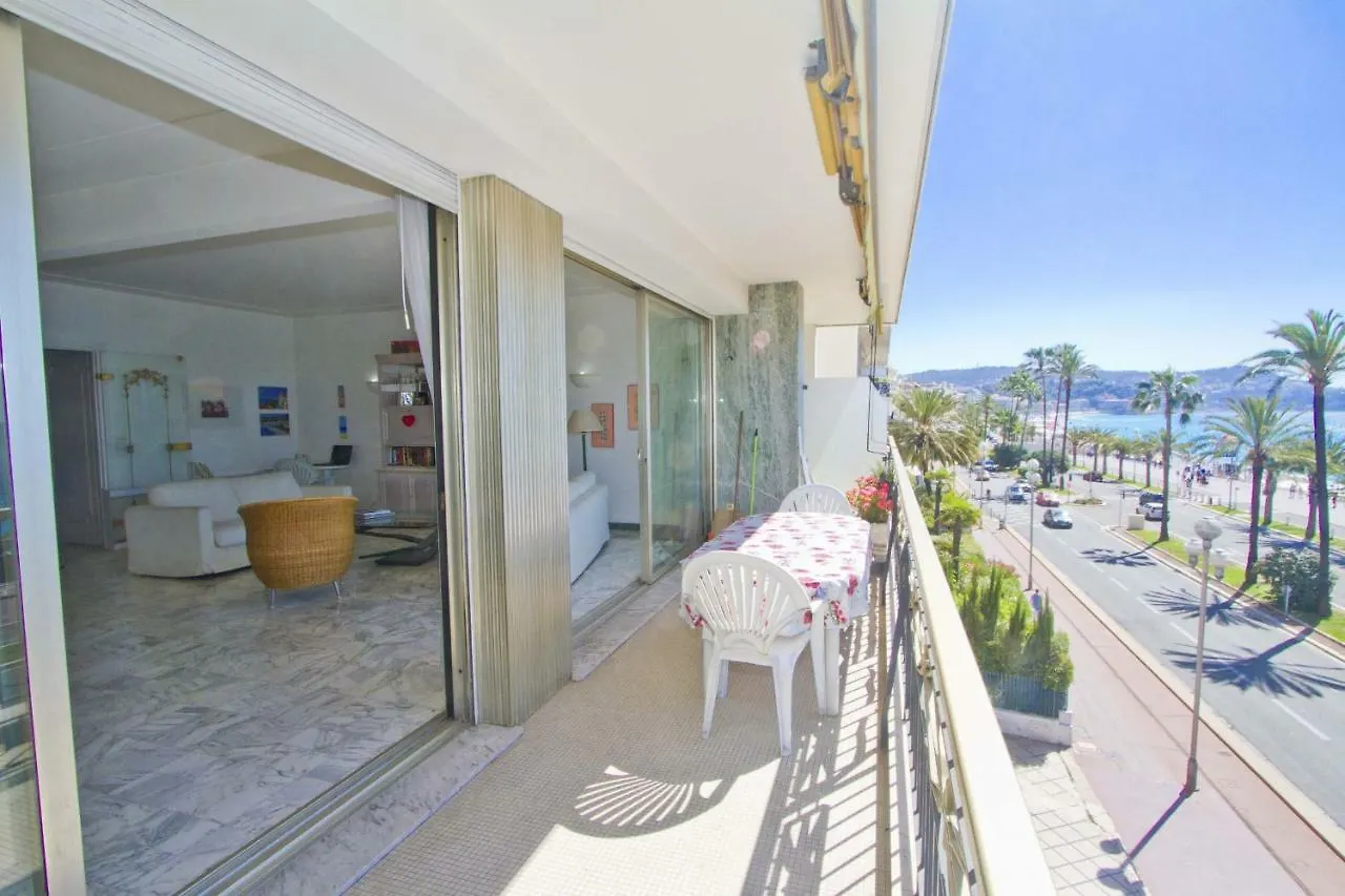 Promenade Holiday - Sea Front Palatin Nizza Apartment